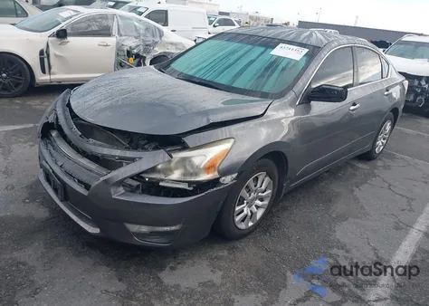 2015 Nissan Altima 2.5 S z USA, uszkodzony, nr VIN 1N4AL3AP4FC447663